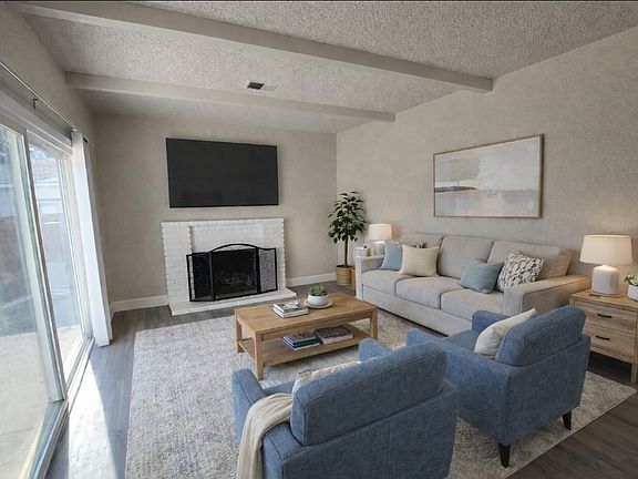 3rd image of 2463 Medallion Dr