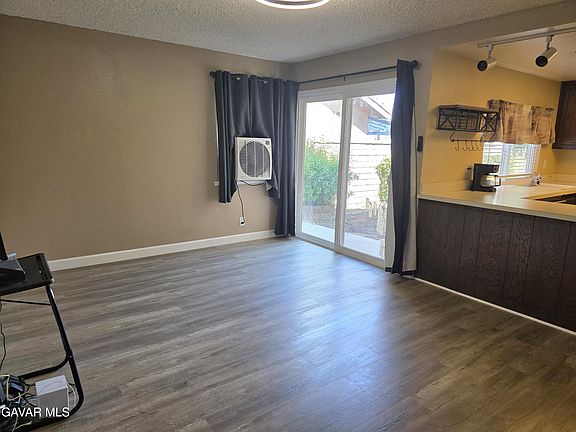 4th image of 527 Curve Cir