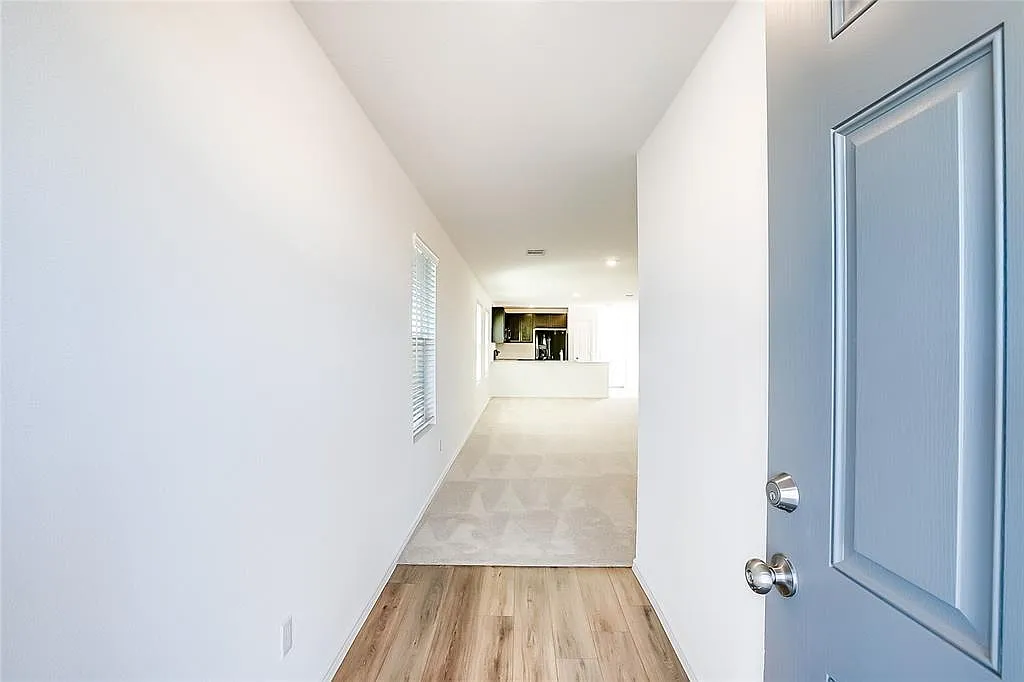 3 bed, 2.0 bath, 1230 sqft, $1,750 — Photo 3