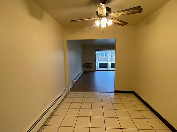 3rd image of 5450 W Bryn Mawr Ave #5A
