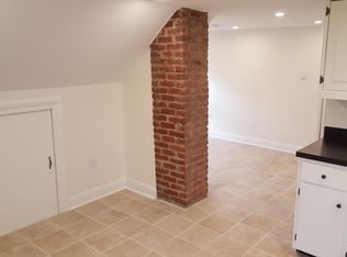 1601 Rockwell Rd #B, Abington, PA 19001