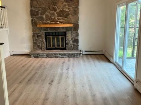 14 Lakeview Dr