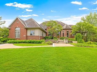 7941 W Rolling Field Dr, Mequon, WI 53097