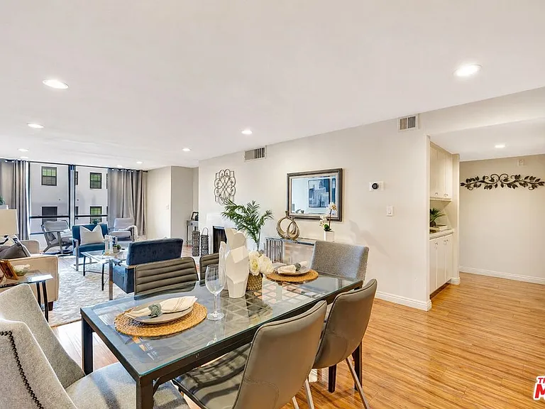 1900 Vine St #103 — Photo 4