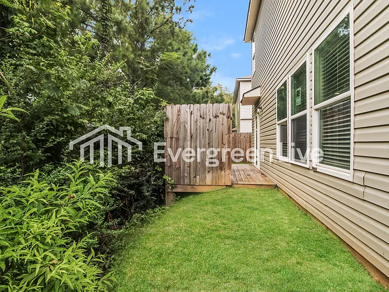 4622 Smithfield Ln — Photo 13