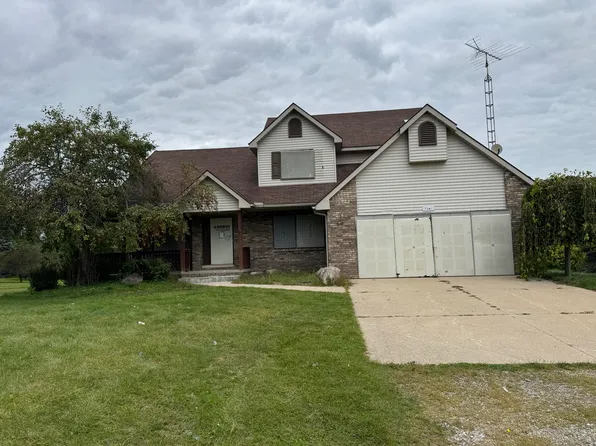 7341 Wood Pointe Dr, Almont, MI 48003