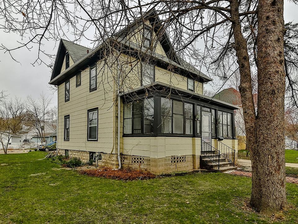 1038 Prairie Ave, Beloit, WI 53511 Zillow