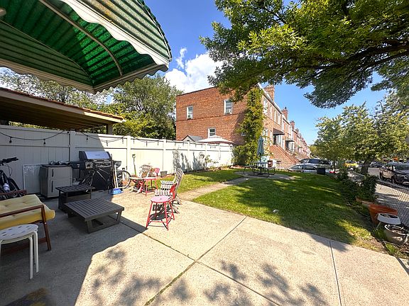 5th image of 4621 21st Ave #1