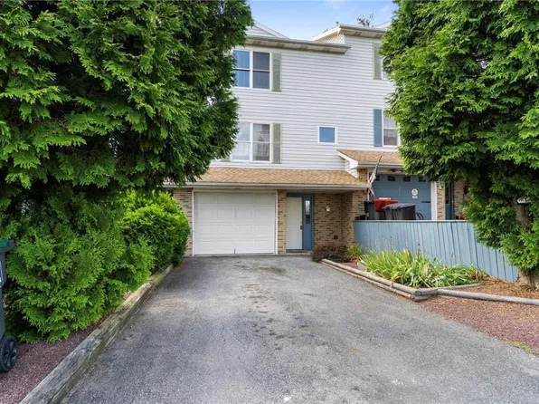 157 Victoria Arms Cir, Kunkletown, PA 18058