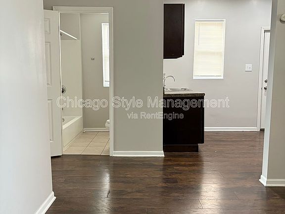5th image of 353 E 55th Pl APT 2S