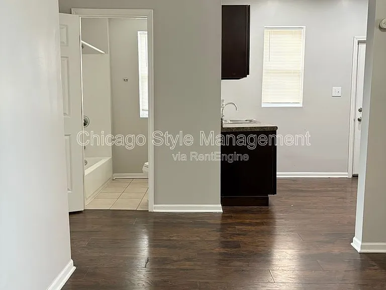 353 E 55th Pl #2S — Photo 5