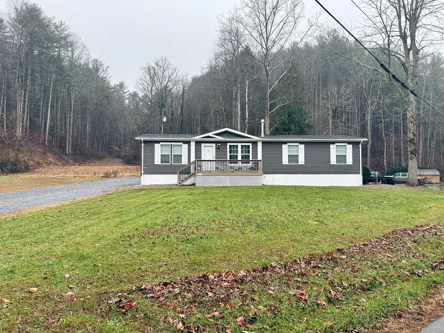 Quiet furnished retreat located in Erwin- Available NOW! — Photo 3