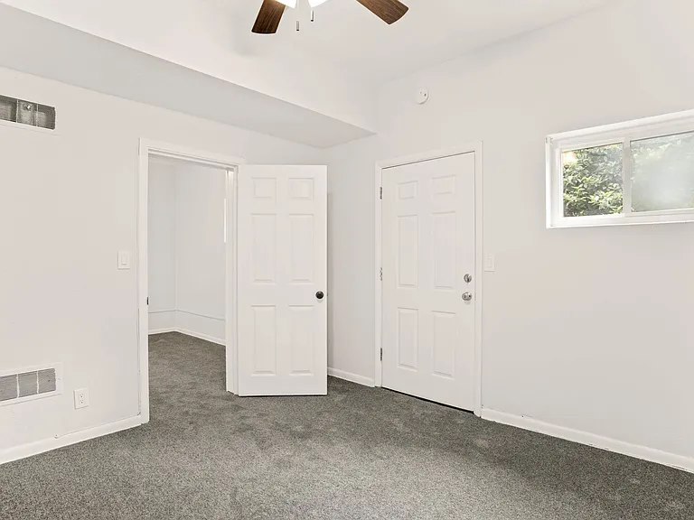 1325 Sharon Rd — Photo 17