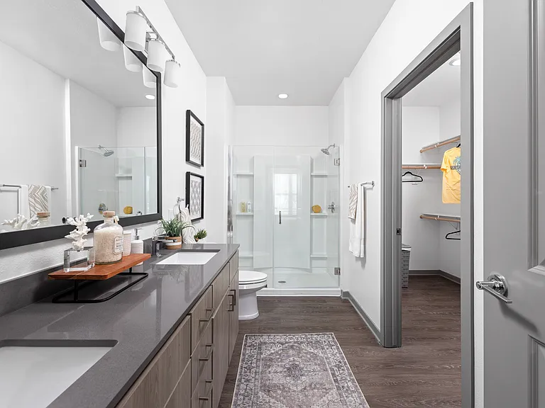 Palm Grove Luxury Apartments — Photo 18