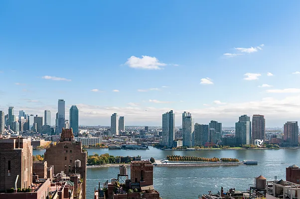 Rented by Douglas Elliman | media 19