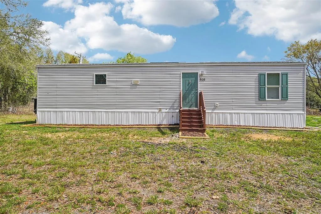 2 bed, 1.0 bath, 756 sqft, $1,500 — Photo 1