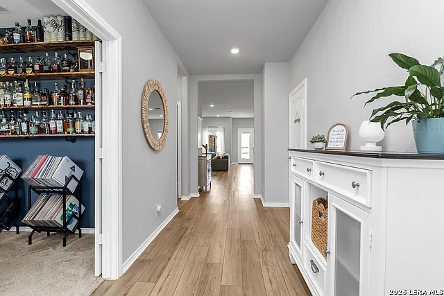 6 bed, 3.5 bath, 3055 sqft, $2,950 — Photo 3
