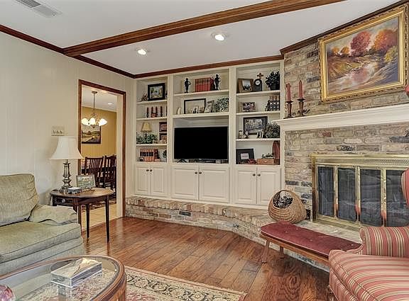 5th image of 2813 Dover Dr