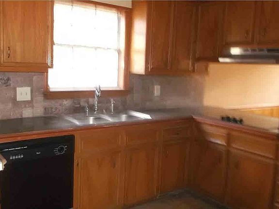 5th image of 1033 Lake Dockery Dr