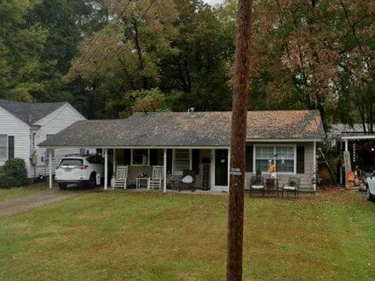 302 Garden Dr — Photo 1