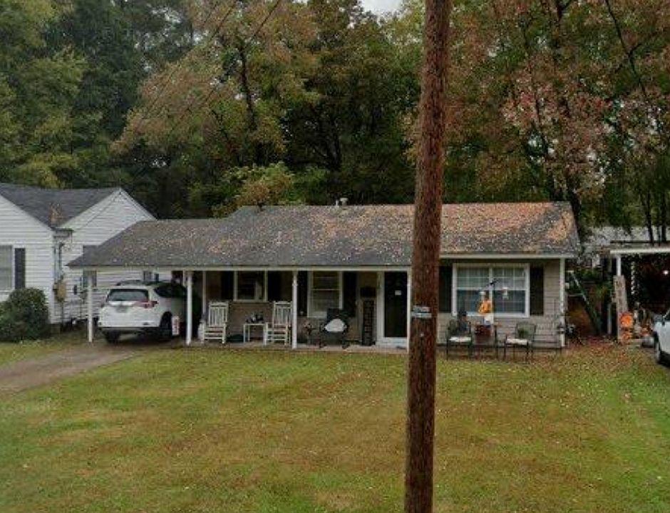 1st image of 302 Garden Dr