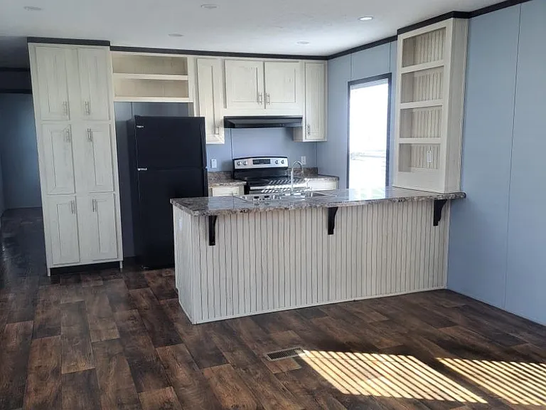 208 N Highway 22A #10 — Photo 18
