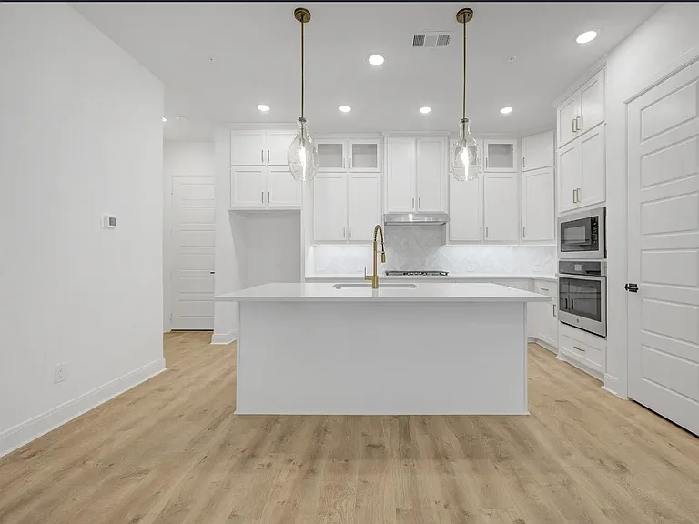 4839 Fuller Dr #703 — Photo 6