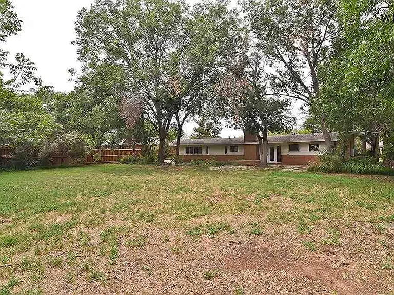 2607 Chase Dr — Photo 29