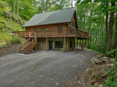 336 Siberian Husky Ln, Whittier, NC, 28789