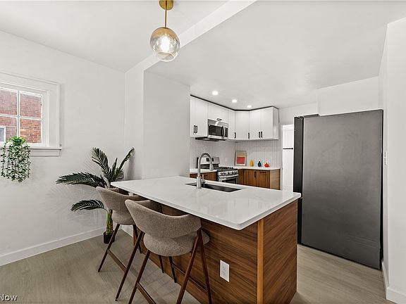 4th image of 3348 Meadowbrook Blvd