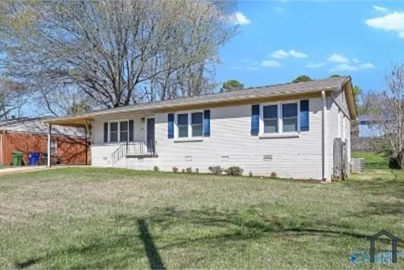 4 bed, 1285 sqft, $1,995 — Photo 2