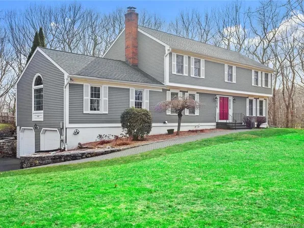 67 Great Ring Road, Newtown, CT 06482