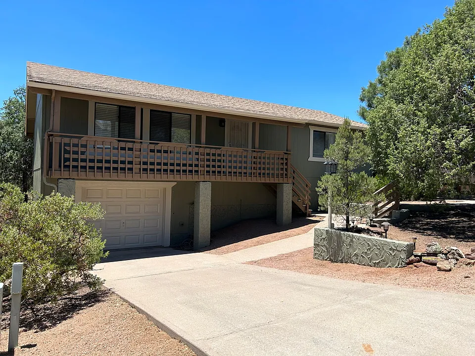 204 N Whiting Dr