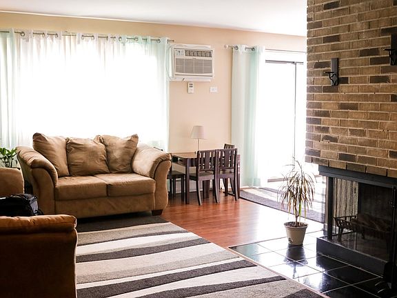 2nd image of 3350 Bayside Dr Unit 6
