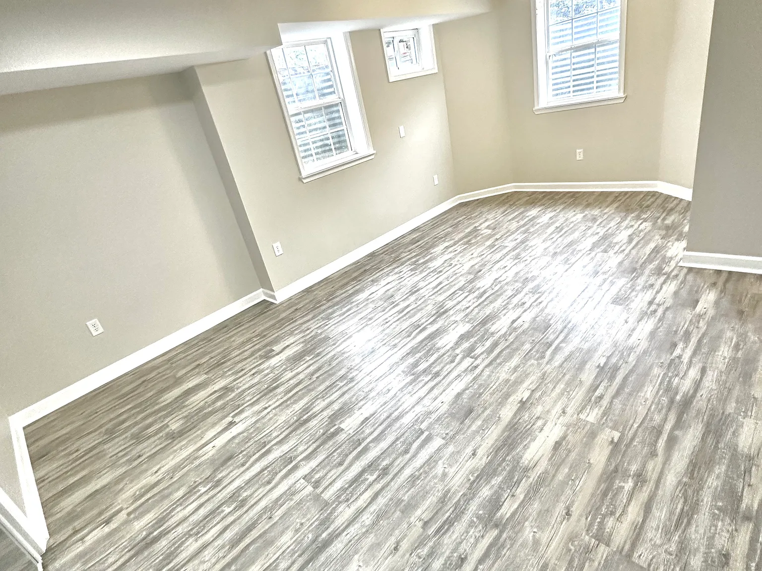 21700 Slidell Rd — Photo 3