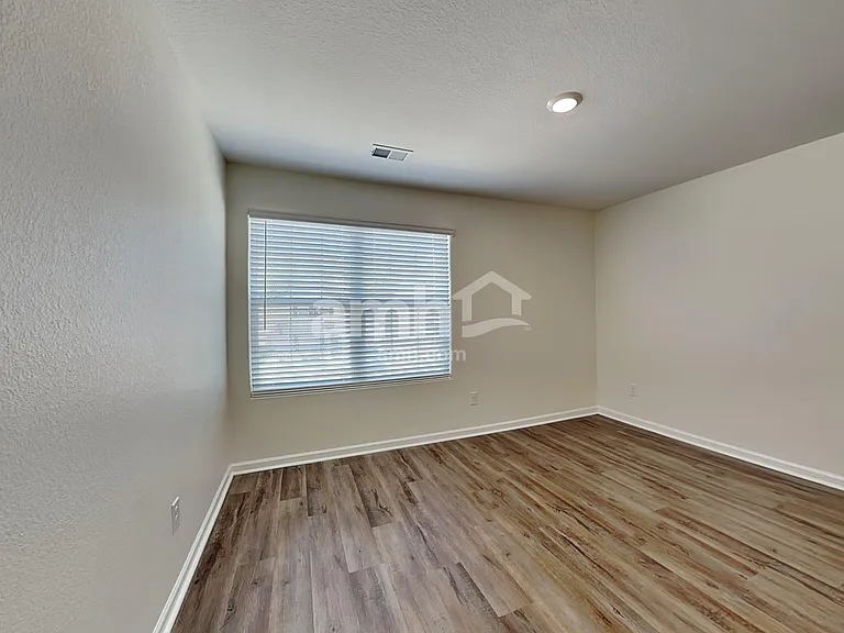 2053 Southlea Dr — Photo 15