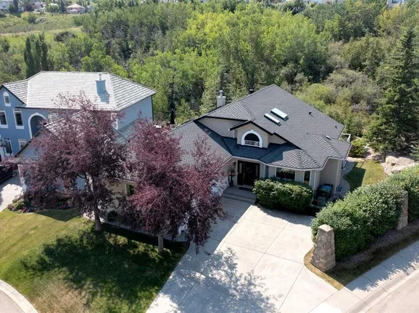 6 NE Patterson Close SW, Calgary, AB T3H 3K2
