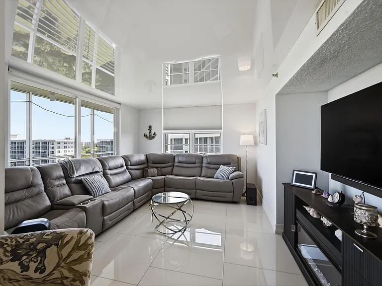 4015 W Palm Aire Dr #1001 — Photo 18
