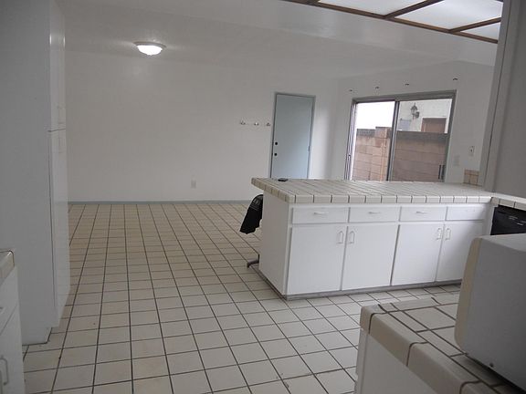 5th image of 16954 Rayen St