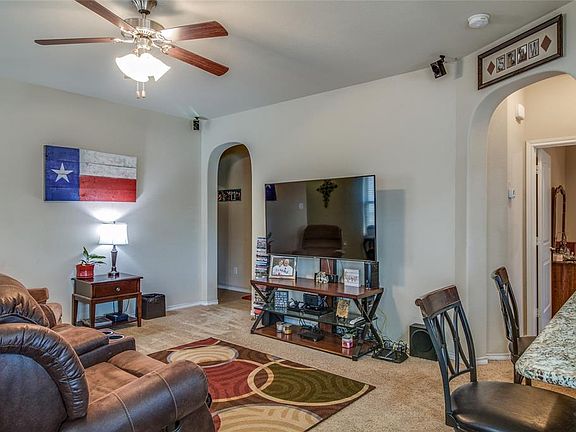 5th image of 1049 Meadow Scape Dr