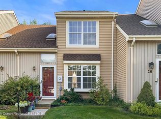 22 Alameda Ct, Eatontown, NJ 07724