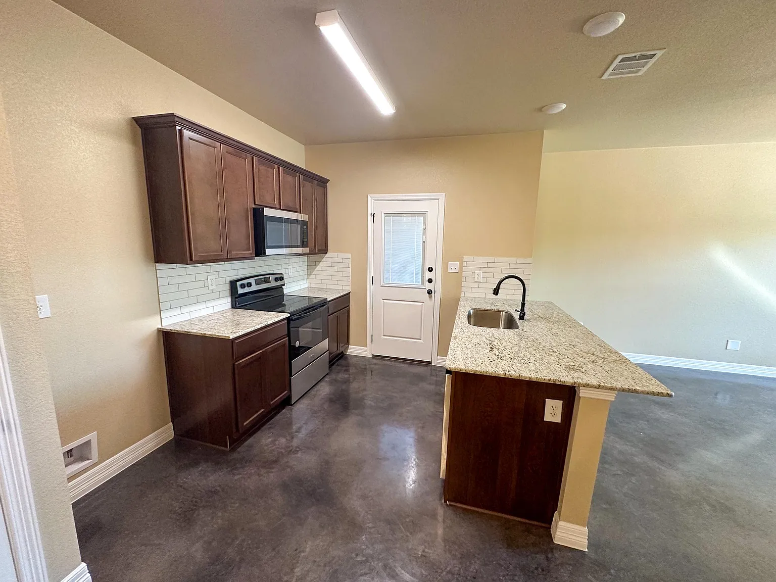1220 Antelope Trl — Photo 3