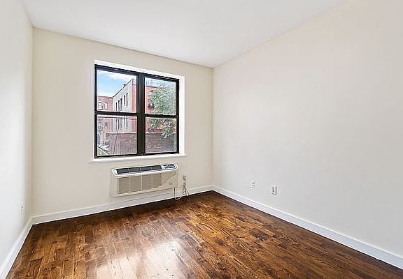 3rd image of 419 Gates Ave APT 2R