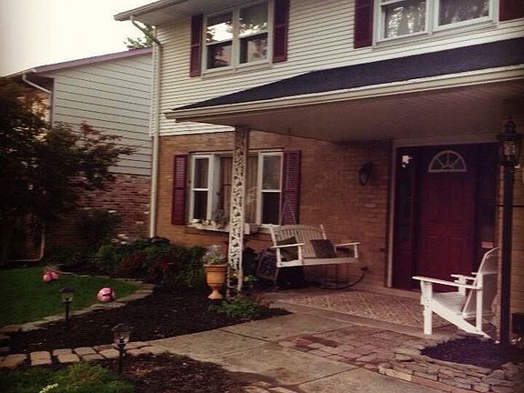 FRONT OF HOUSE
