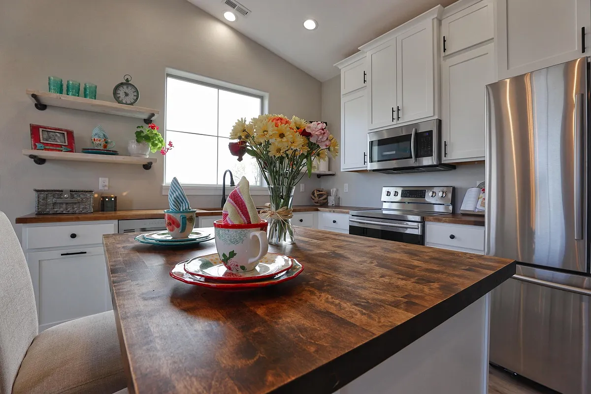 Building Photo - 847 Lincoln Dr #201
