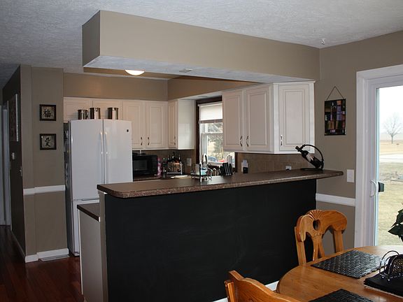 3rd image of 3104 Winchester Dr