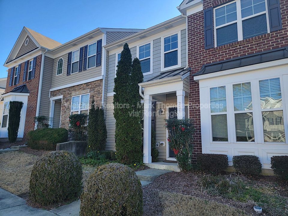 1st image of 100 Stratford Lakes Dr Unit 251
