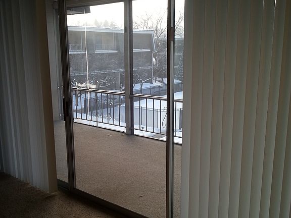 2nd image of 907 Capital Ave SW