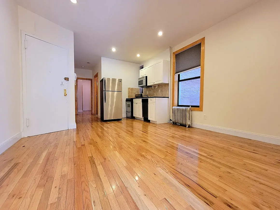 111 East 7th Street — Photo 1