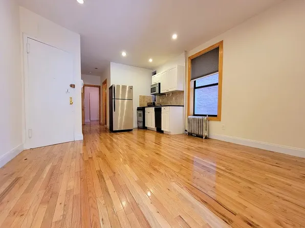111 E 7th St #5Y, New York, NY 10009
